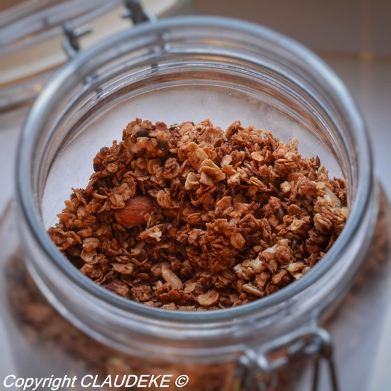 Cinnamon granola