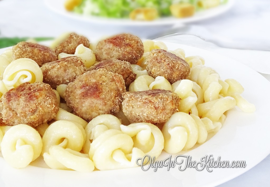 Ukrainian Pork Meatballs (kotlety) with Pasta